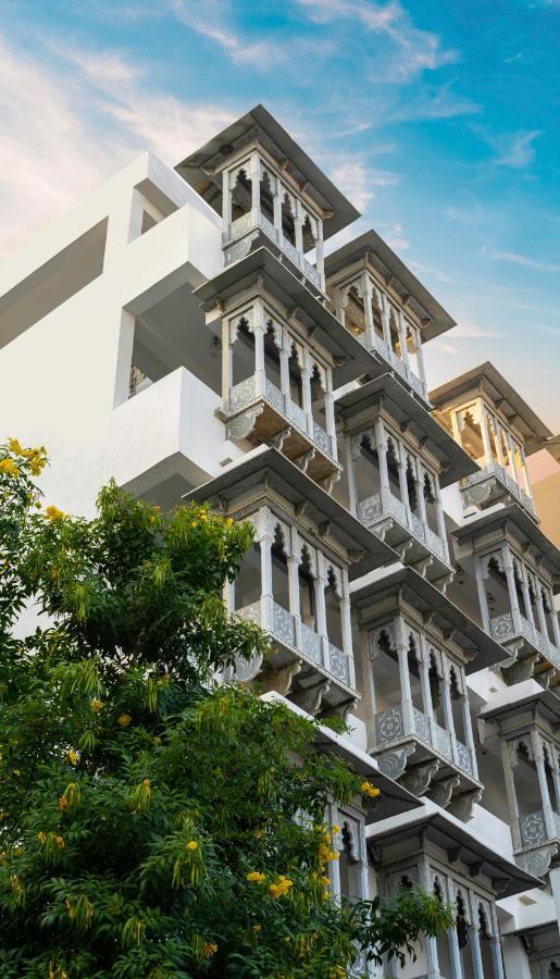 Hibiscus Hotel Udaipur Exterior photo