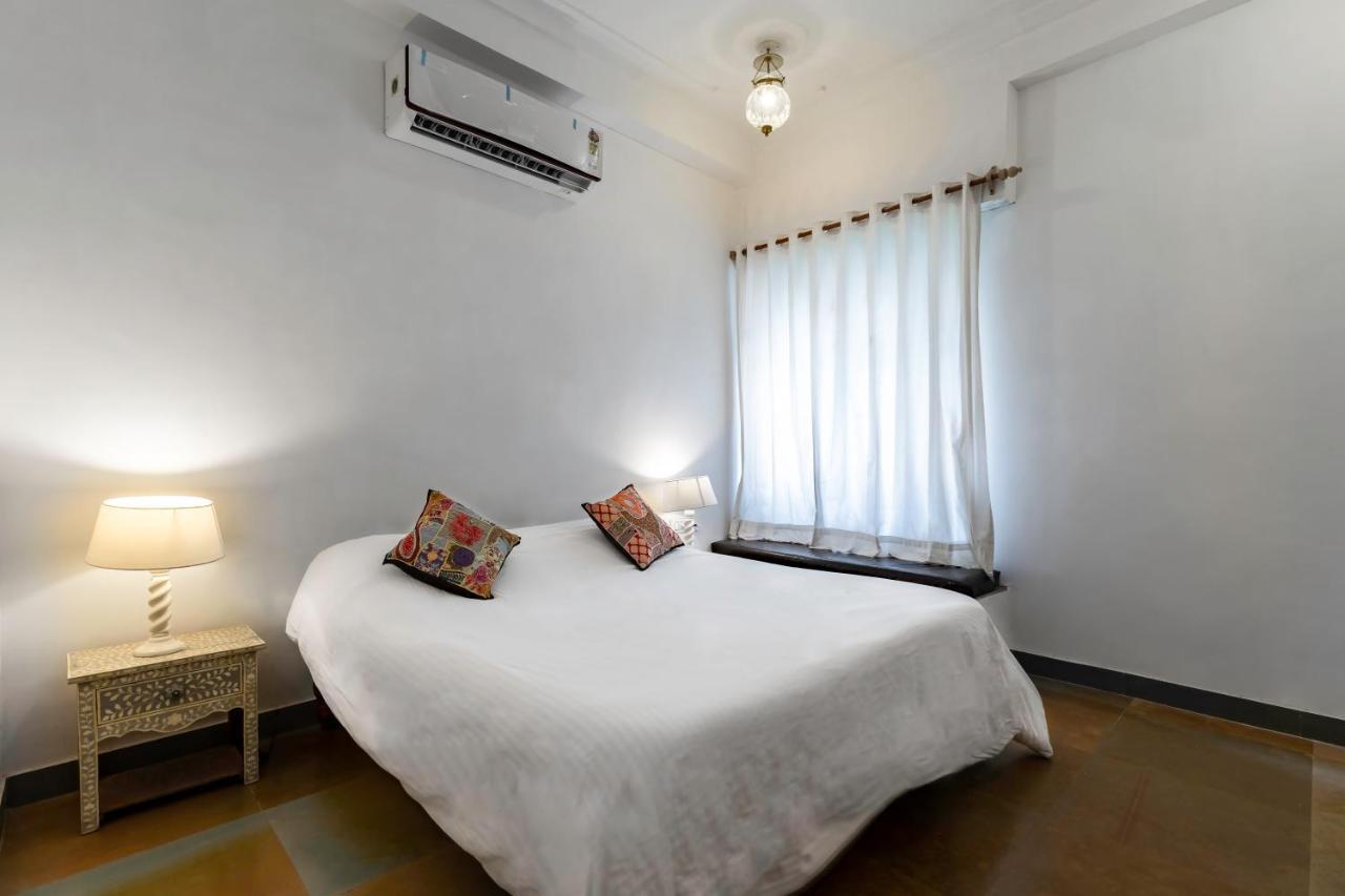 Hibiscus Hotel Udaipur Exterior photo