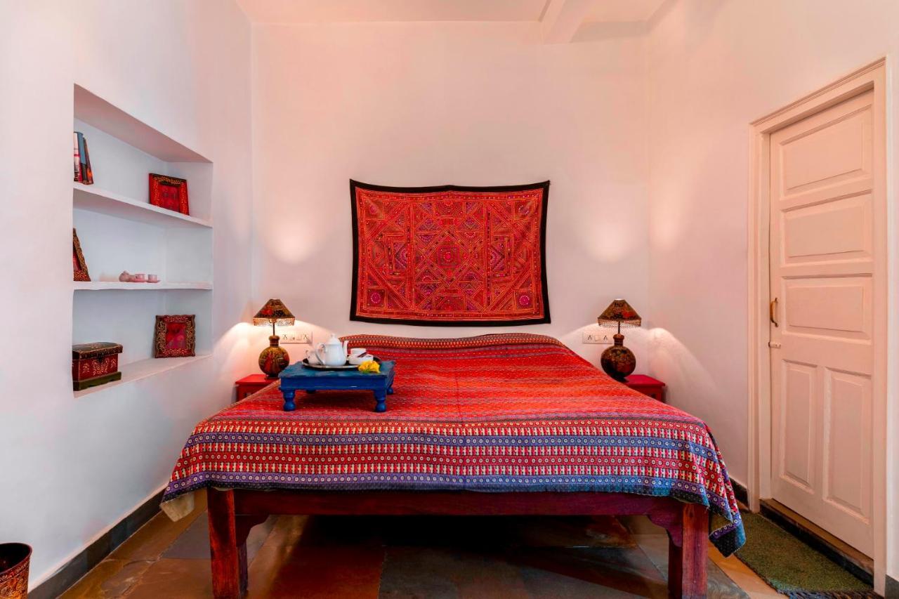 Hibiscus Hotel Udaipur Exterior photo